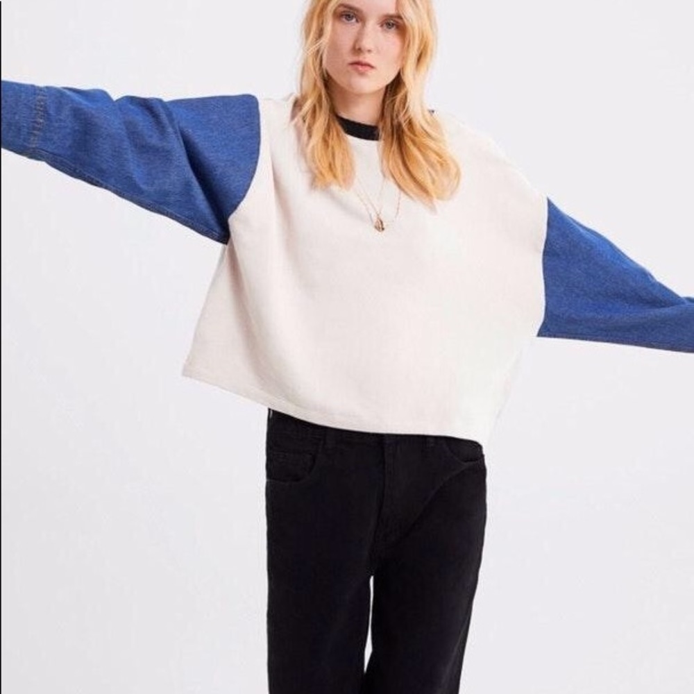 Zara two tone mixed fabric sweatshirt cream, chambray sleeves black collar small